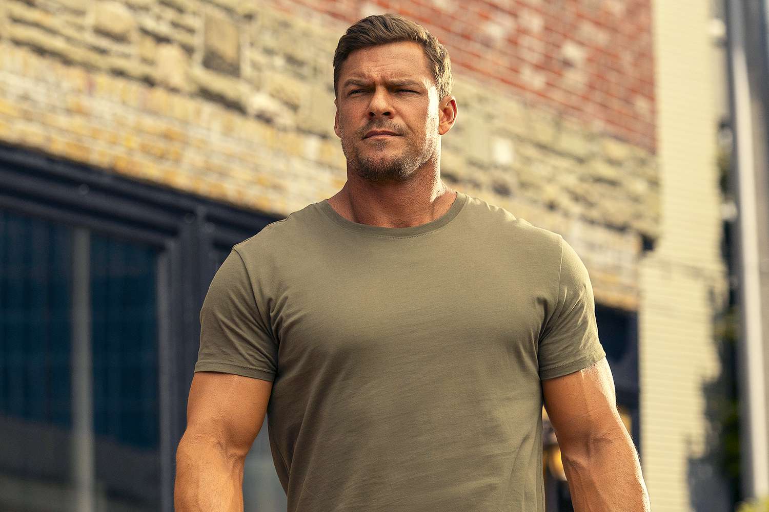 🌟 Alan Ritchson Shines in Above the Shadows – Now on VidyCinema