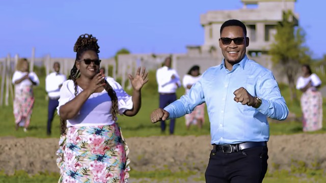 NITAIPAZA SAUTI - Melodic Harmony Chorale ft Lawrence Kameja