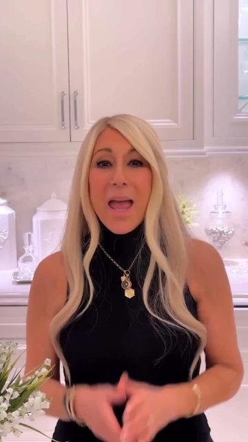 Never answer the door to people you dont know.