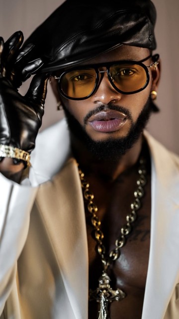 Mke wa Mkubwa Fella na Diamond/Kuna Nini Kinaendelea?