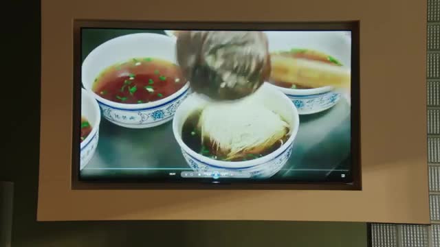 The domineering female director x clever girl join forces and go hand in hand!