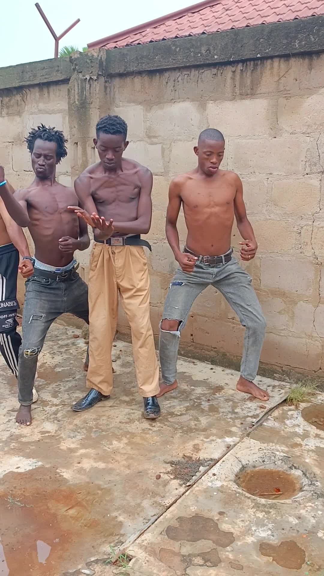 Skeleton bodyguard 🤣🤣🤣🤣