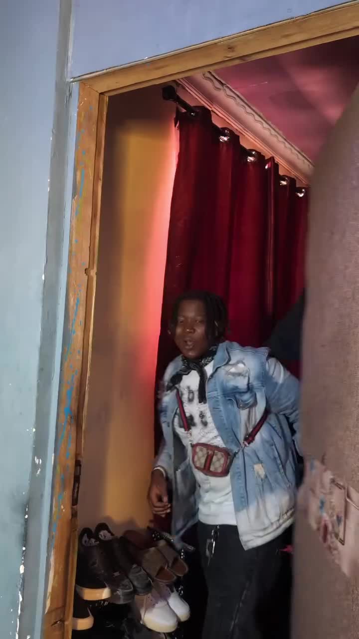 What a producer 😂😂😂😂