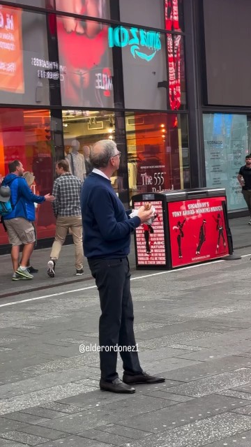 Even billionaires enjoy the simple moments.