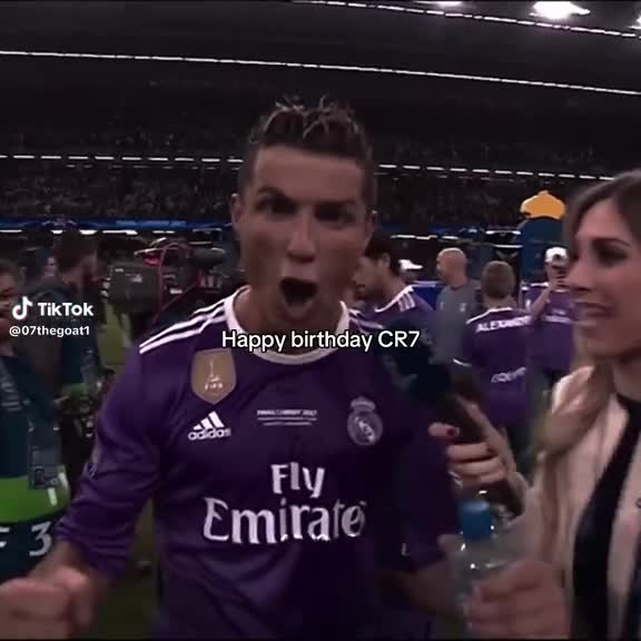 Happy birthday to christiano Ronaldo 👑😘