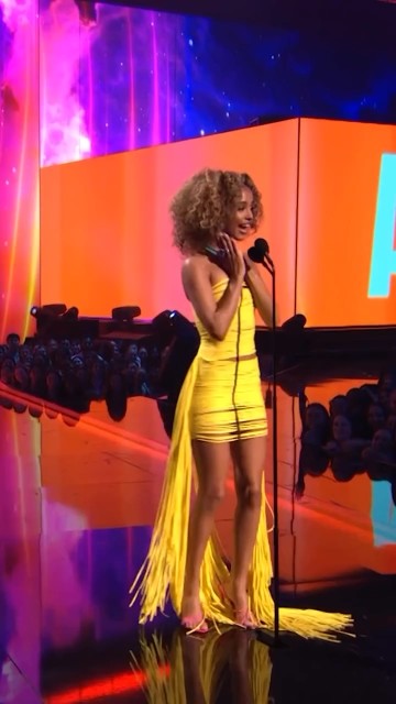 The Tygers voted, and @tyla won her very first moonperson with "Water" at the 2024 #VMAs {