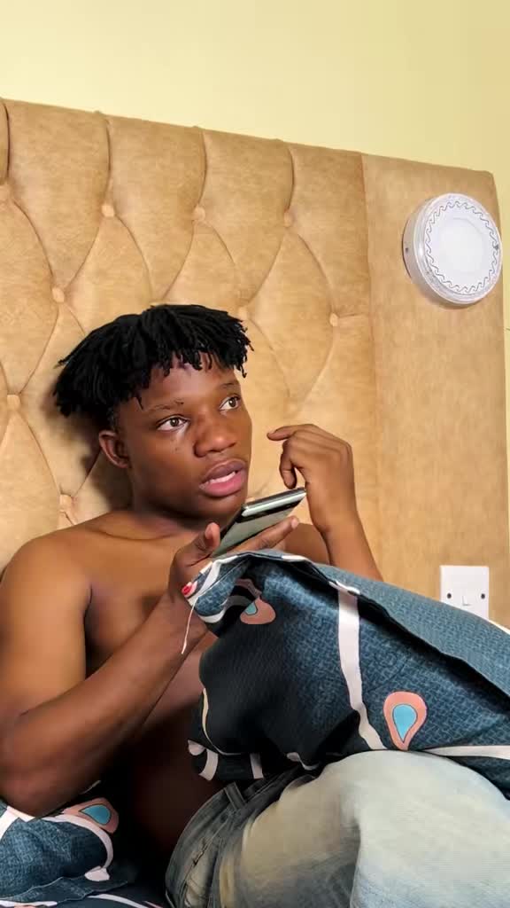 Me sioni mtu 😂😂😂😂