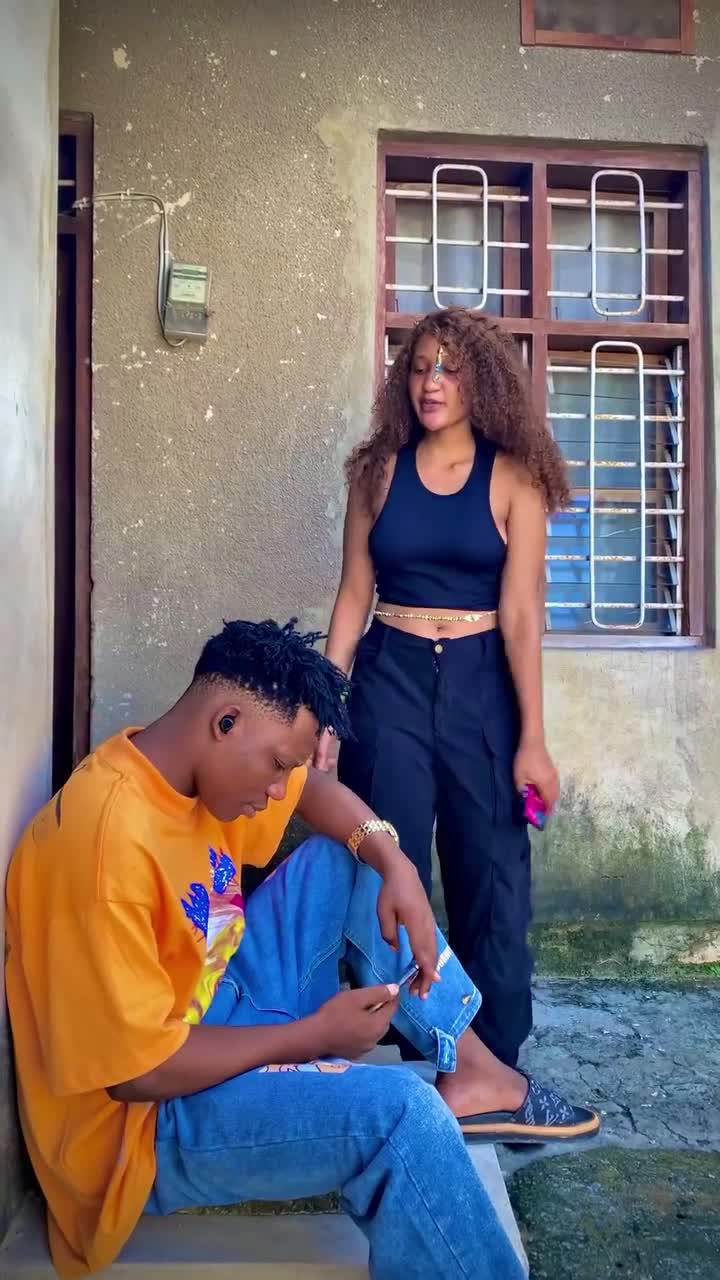 ila kuhudumia 😂😂😂😂