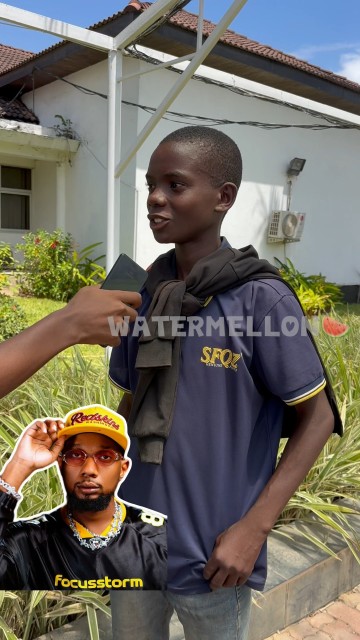 Dogo kutoka manyoni akionyesha kipaji chake chakuimba #billnass