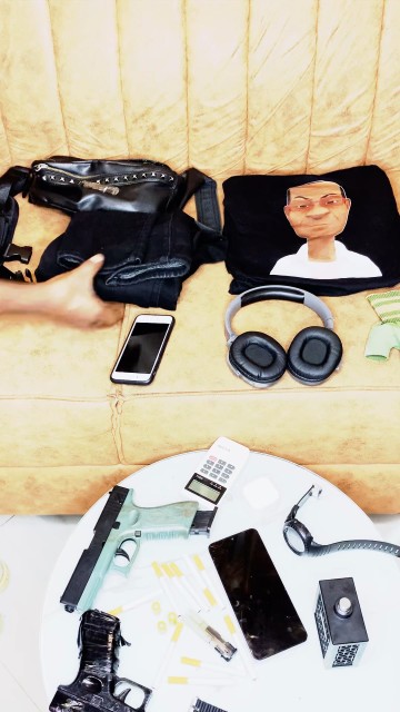 Movie name…..🤣🤣🤣🤣