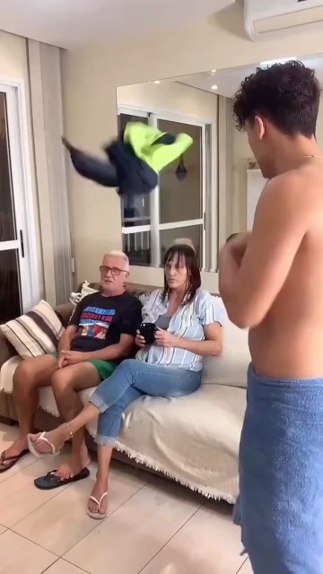 Towel prank 😁😁