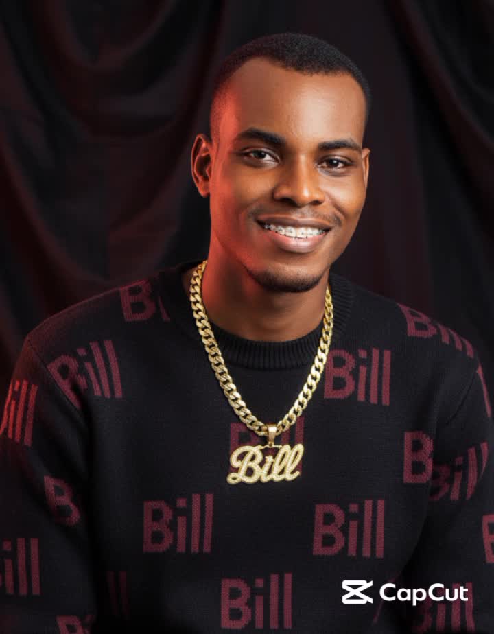 You're looking at my necklace, but my mind is really the diamond 💎